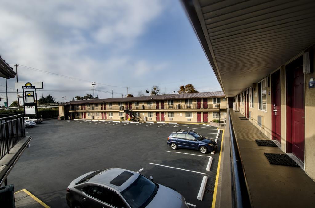 Days Inn By Wyndham Portland Central מראה חיצוני תמונה
