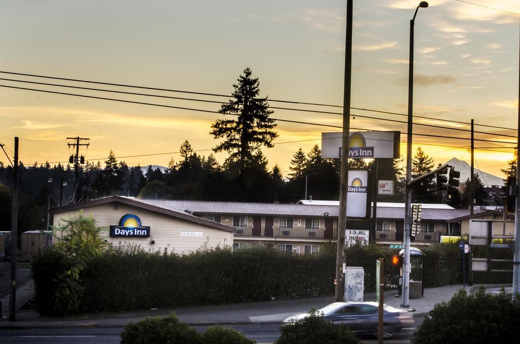 Days Inn By Wyndham Portland Central מראה חיצוני תמונה