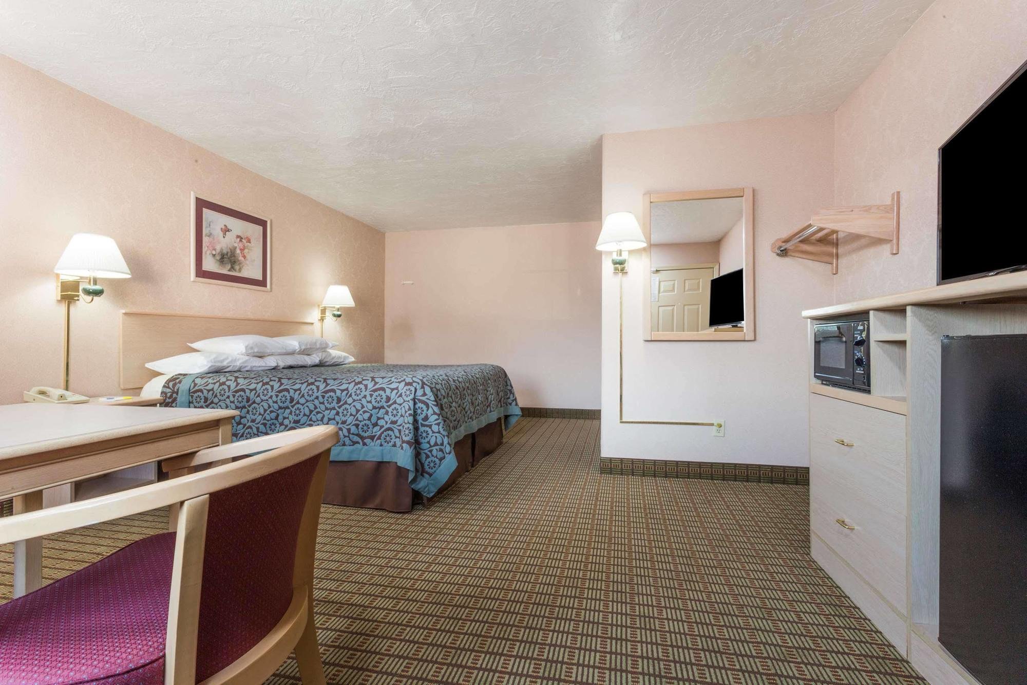 Days Inn By Wyndham Portland Central מראה חיצוני תמונה