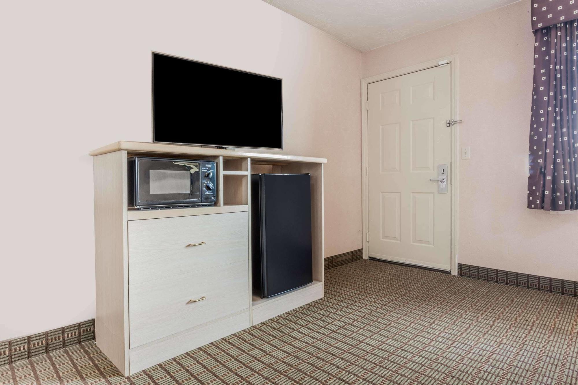 Days Inn By Wyndham Portland Central מראה חיצוני תמונה