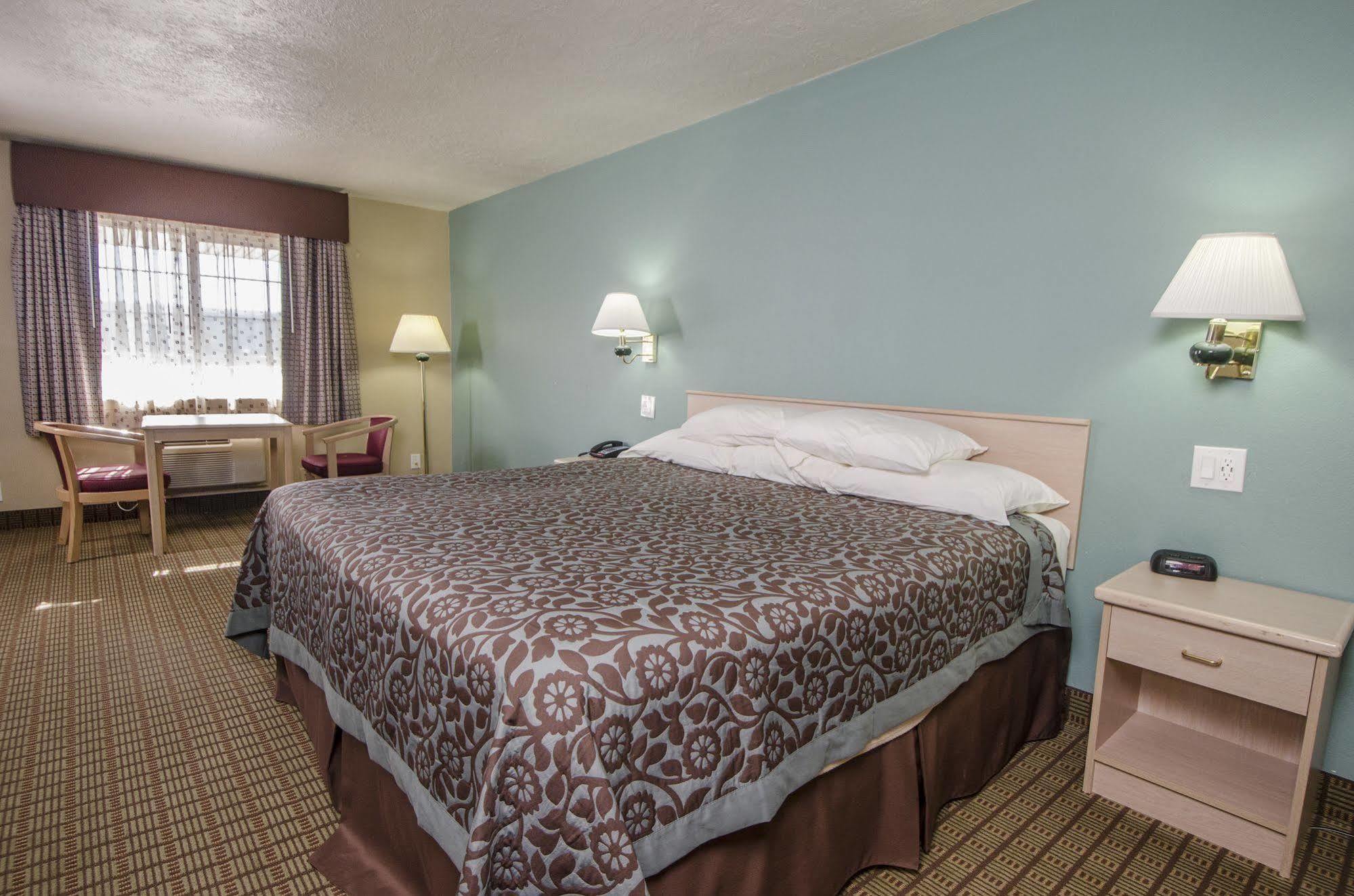 Days Inn By Wyndham Portland Central מראה חיצוני תמונה