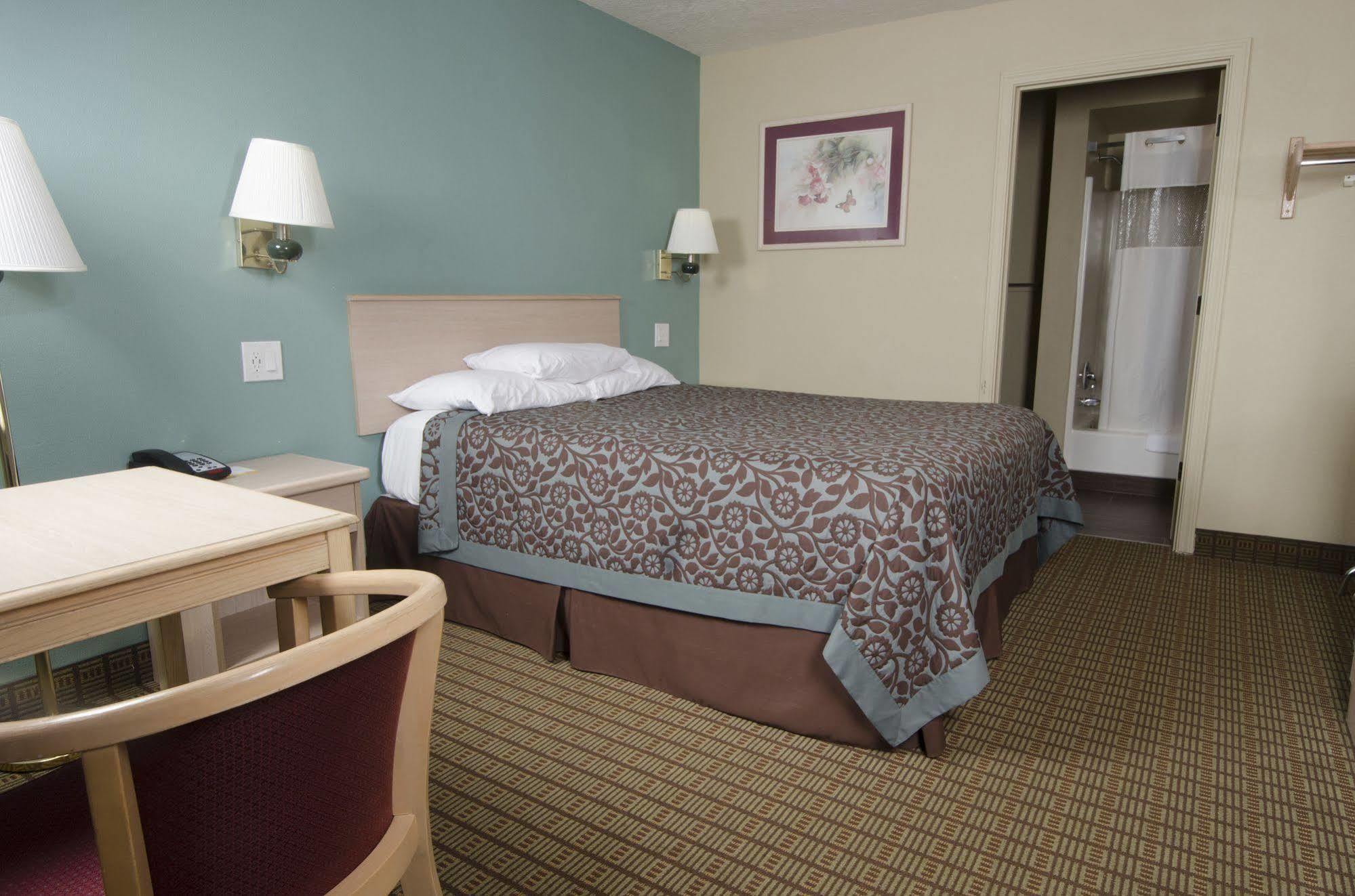 Days Inn By Wyndham Portland Central מראה חיצוני תמונה